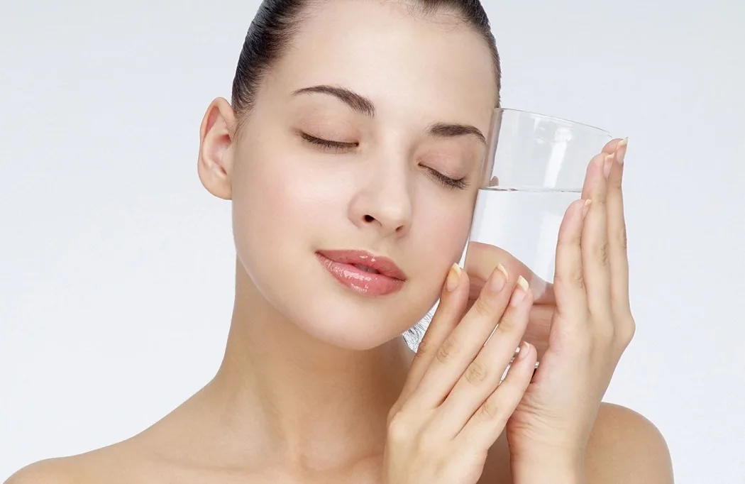 Uống nước tinh khiết tốt cho da và cơ thể